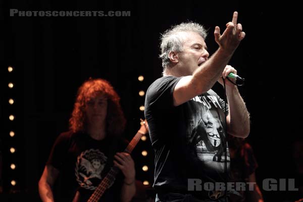 JELLO BIAFRA AND THE GUANTANAMO SCHOOL OF MEDECINE - 2014-04-23 - PARIS - CentQuatre - Salle 400 - 